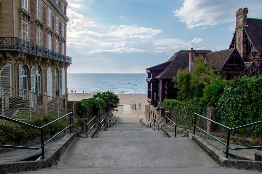 Le Capitaine Jack Daire Trouville-sur-Mer Dış mekan fotoğraf